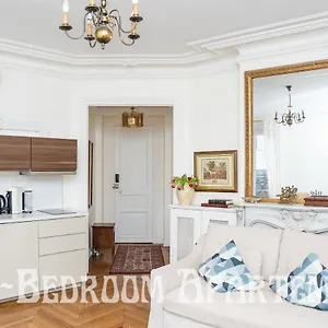 Bed & Breakfast Eiffel Tower View Rose, #2, Paris